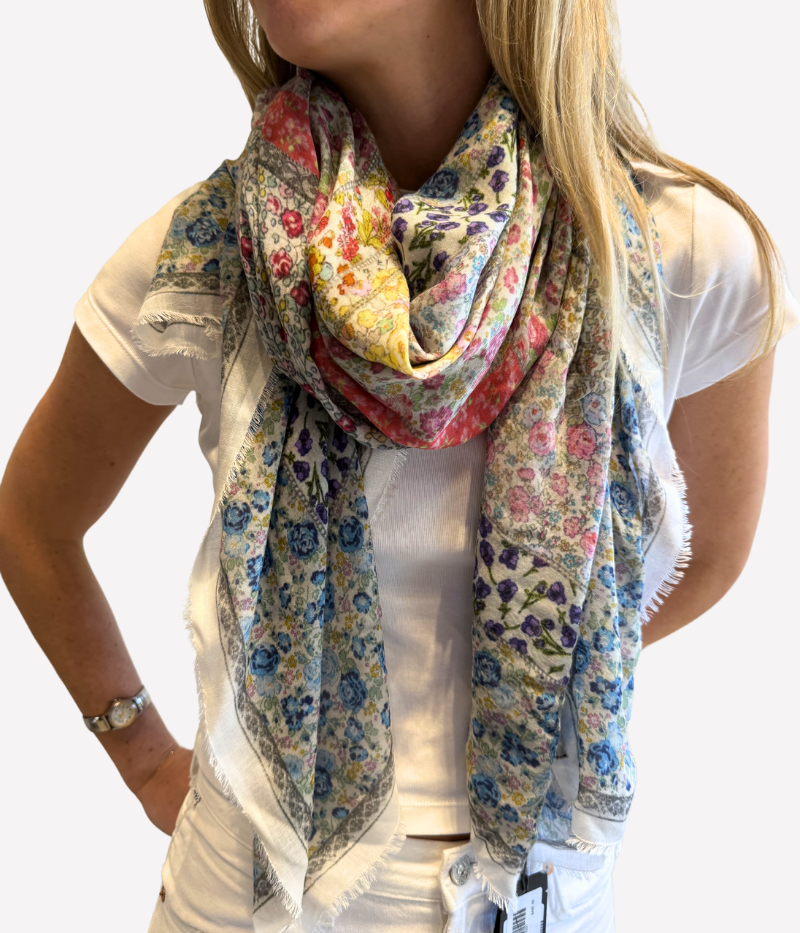 Lety Scarf in 93690