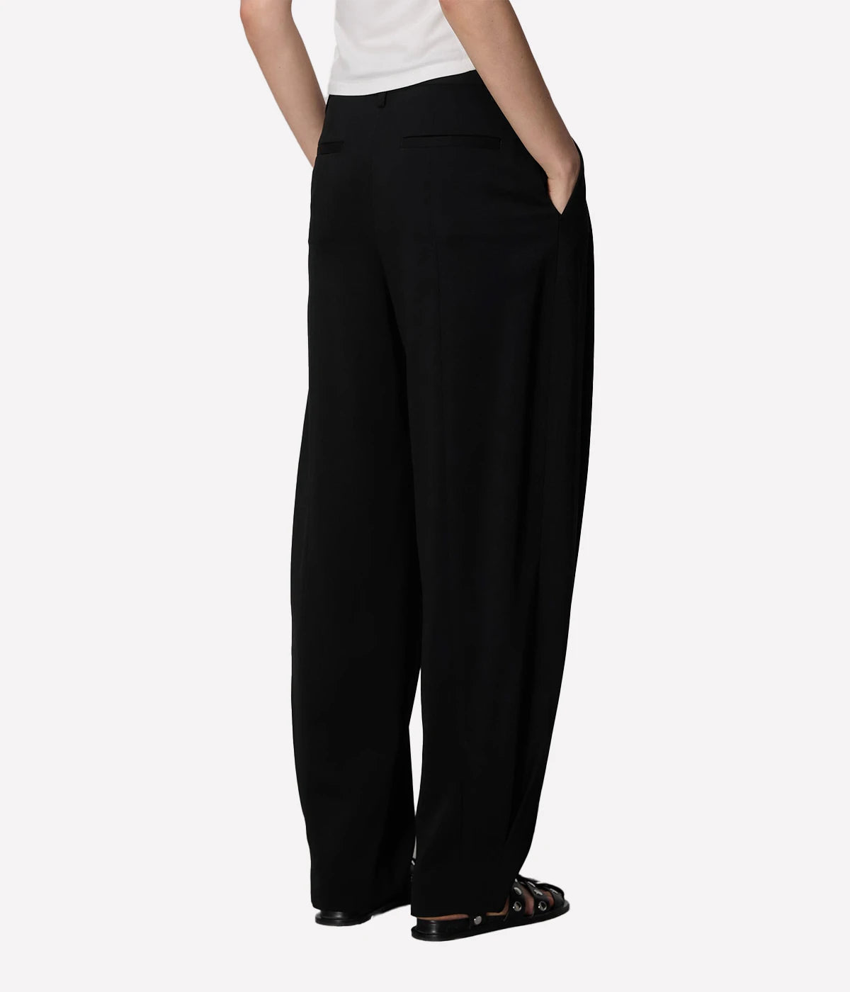 Cecily Crepe Pant in Black