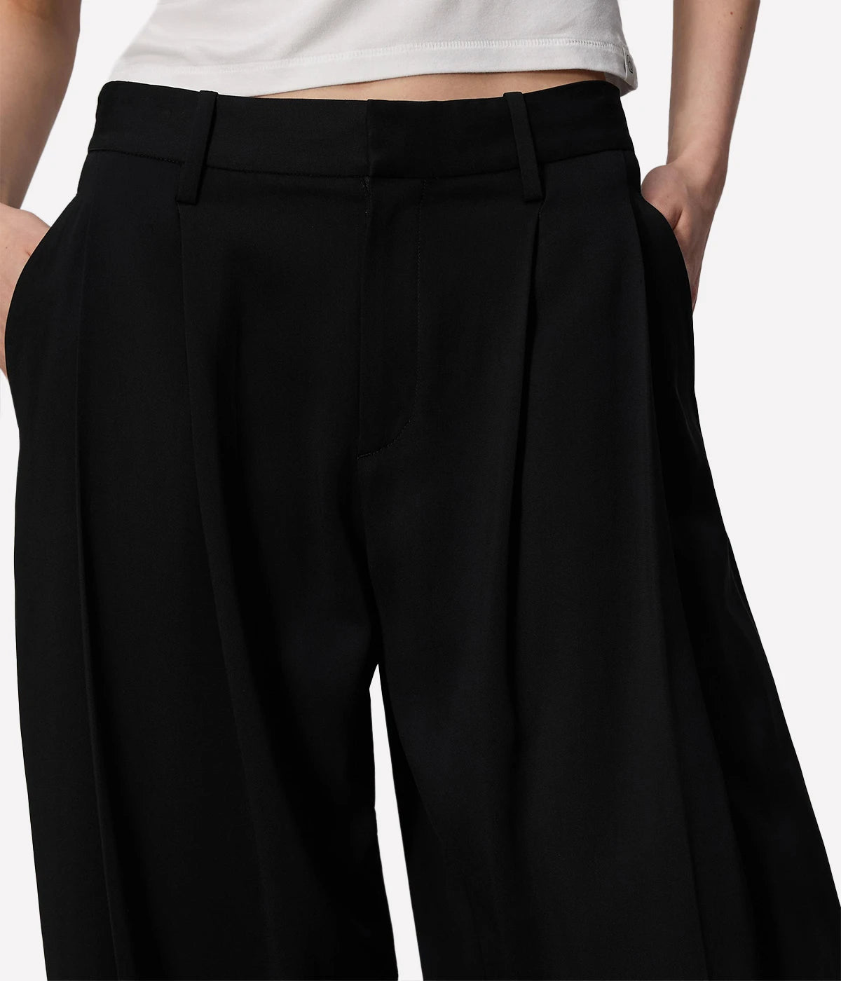 Cecily Crepe Pant in Black