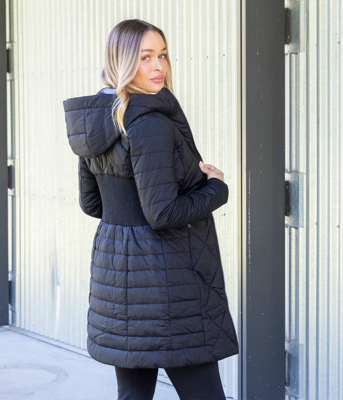 Padded Hooded Long Jacket in Noir