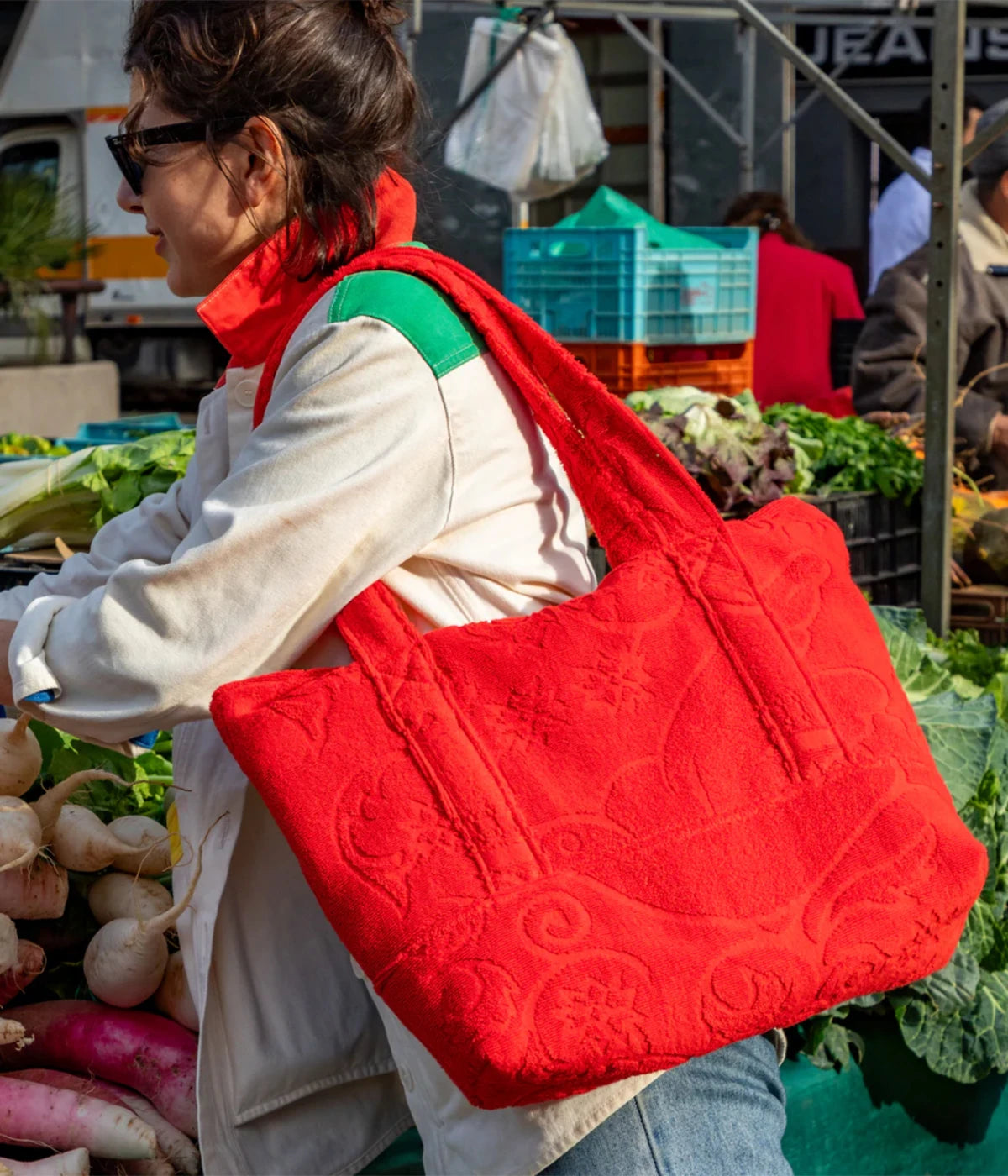 Beach Towel Shoulder Bag in Rouge