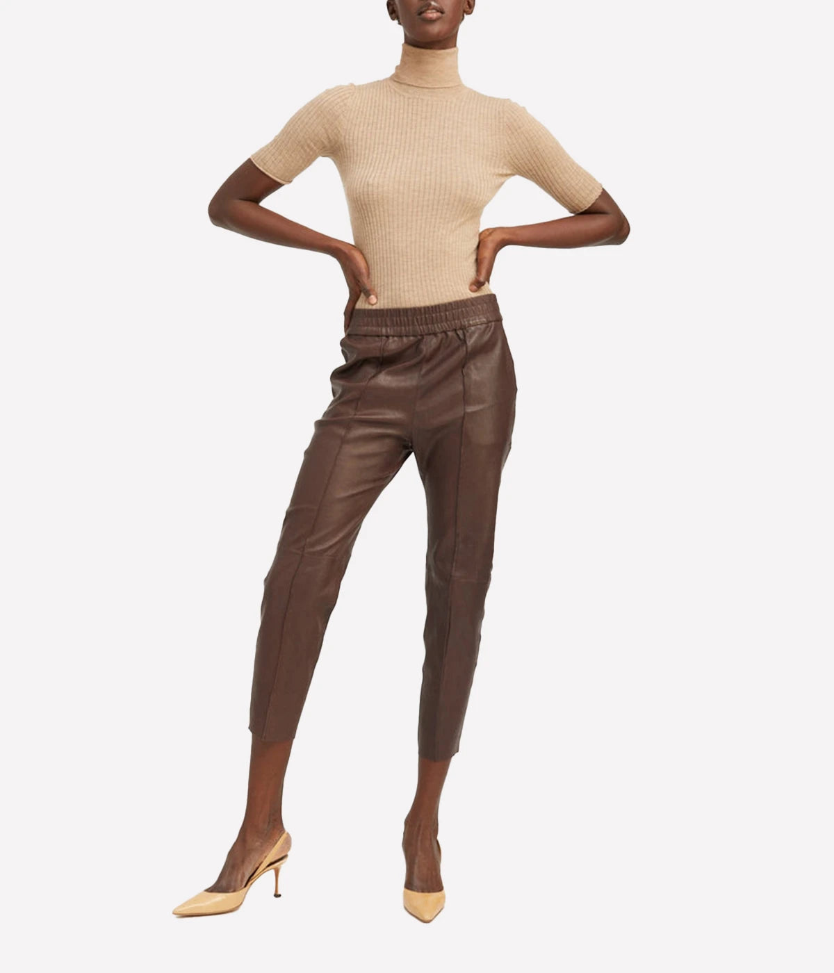 Slim Jogger with Pocket in Dark Chocolate