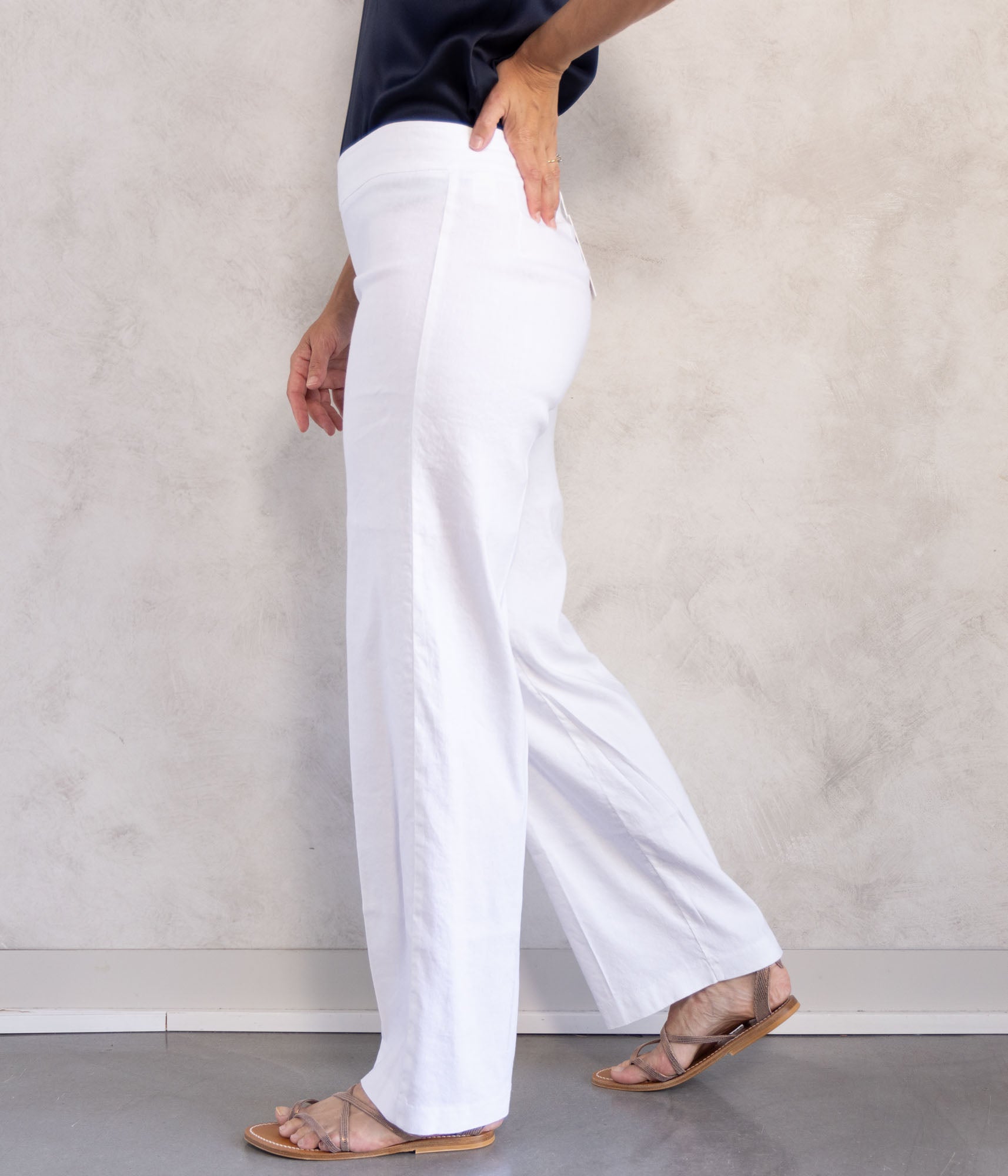 Flavia Linen Pants in White